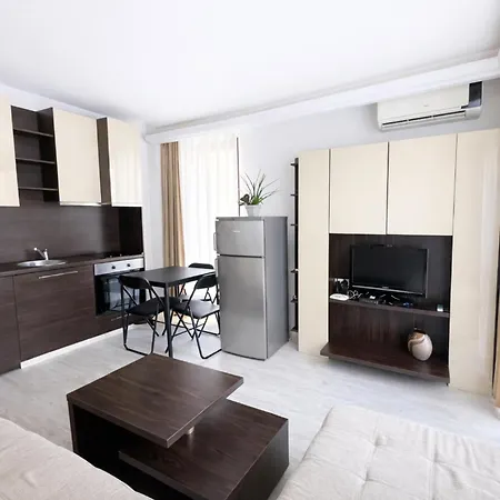 Harmony Suites-2 Private 404 Appartement