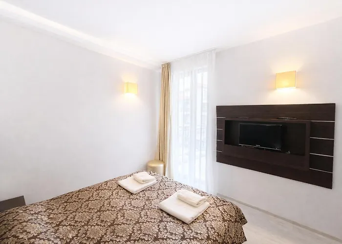 Harmony Suites-2 Private 404 Appartement